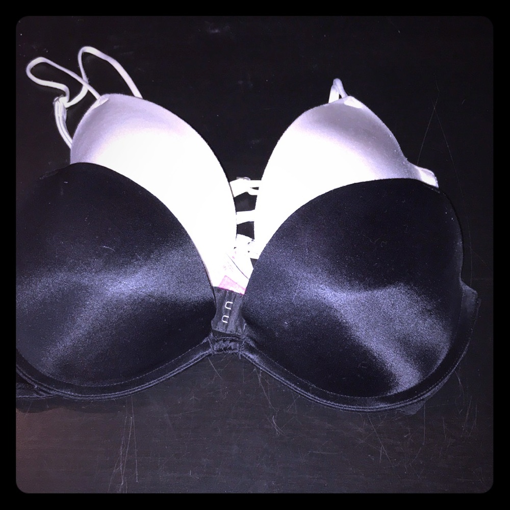 2 Victoria’s Secret Pink push up bras 34 c